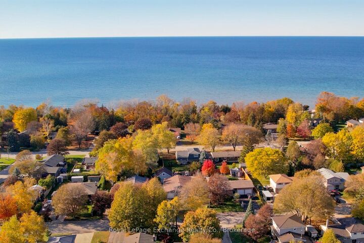 Property Photo:  28 Heather Boulevard  ON N2Z 2M6 