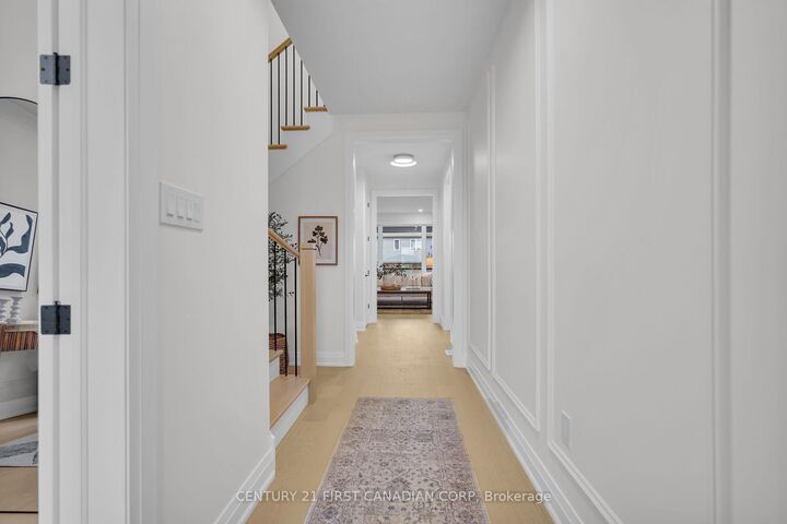 Property Photo:  1918 Fountain Grass Drive  ON N6K 4P9 