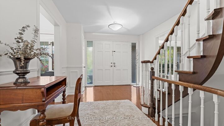 Property Photo:  34 Forest Park Crescent  ON L3T 2M7