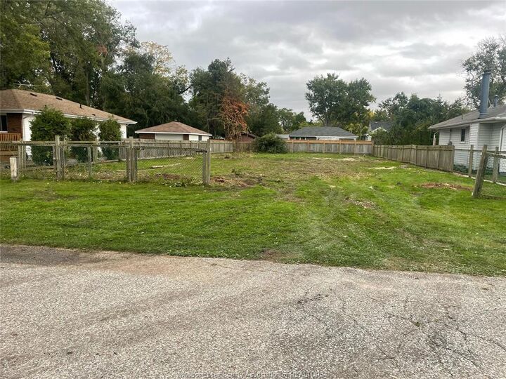 Photo de la propriété: 239 Charron ON N0R 1A0