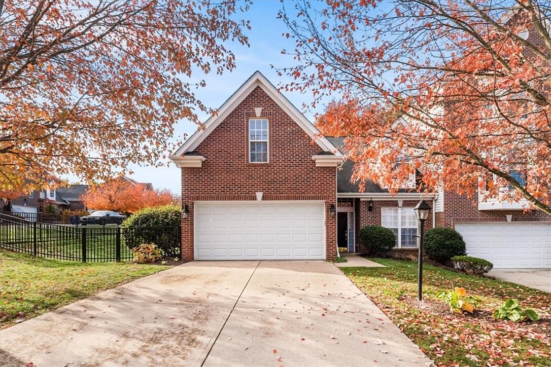 Property Photo: 507 E Vanderbilt Dr PA 16046