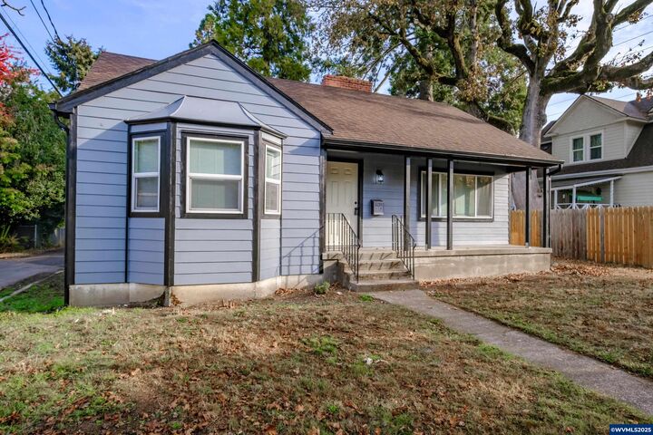 Property Photo: 1675 B St NE OR 97301