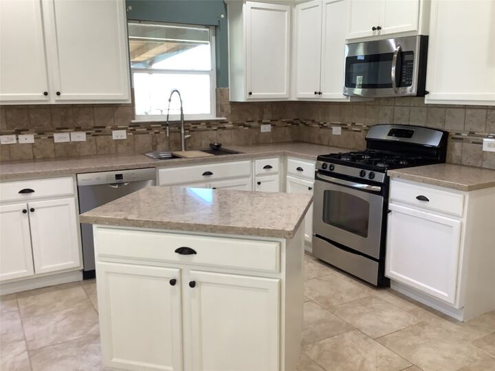 Property Photo:  119 Hoya Lane  TX 78666 