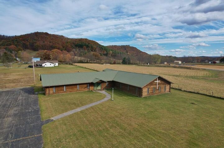 Property Photo:  2846 Hinton Road  WV 24712