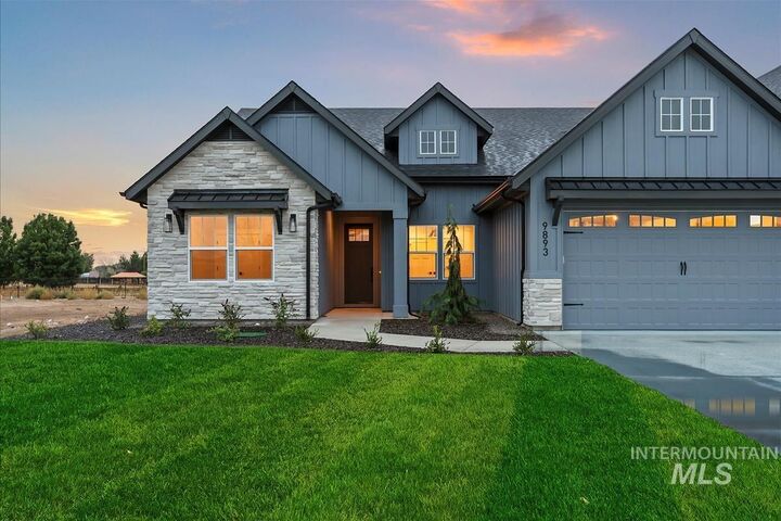 Property Photo:  1002 Huntington Ct.  ID 83686 