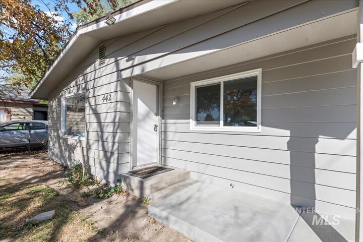 Property Photo:  442 1st St N  ID 83687 