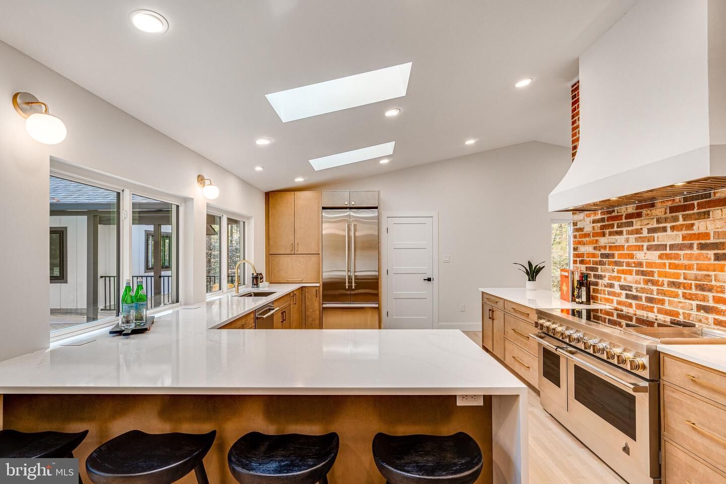 Property Photo:  108 Interpromontory Road  VA 22066 