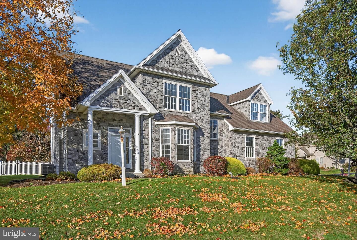 Property Photo:  304 Cobblers Court  PA 17543 