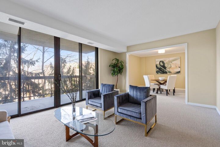 Property Photo:  1016 S Wayne Street 303  VA 22204 