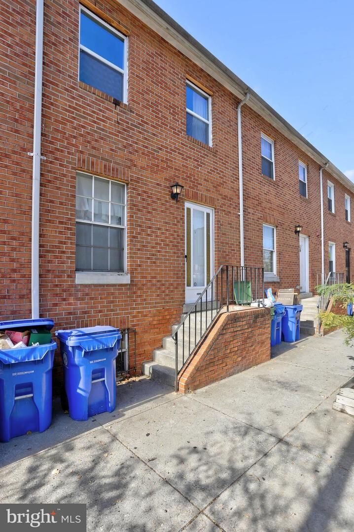 Property Photo:  410 Washington Street N  MD 21231 