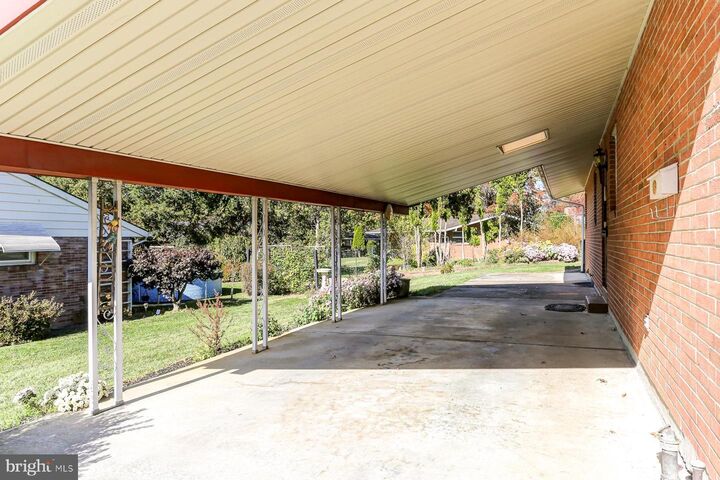 Property Photo:  1406 Carlisle Road  PA 17011 