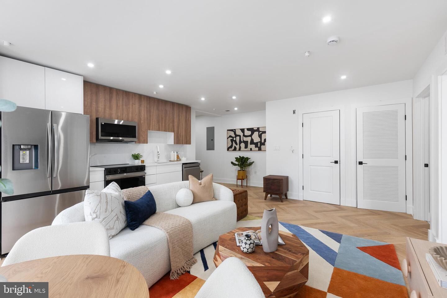 Property Photo: 1124 Florida NE 303 DC 20002