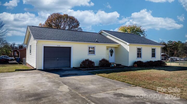 Property Photo: 3520 20th Avenue NE NC 28601