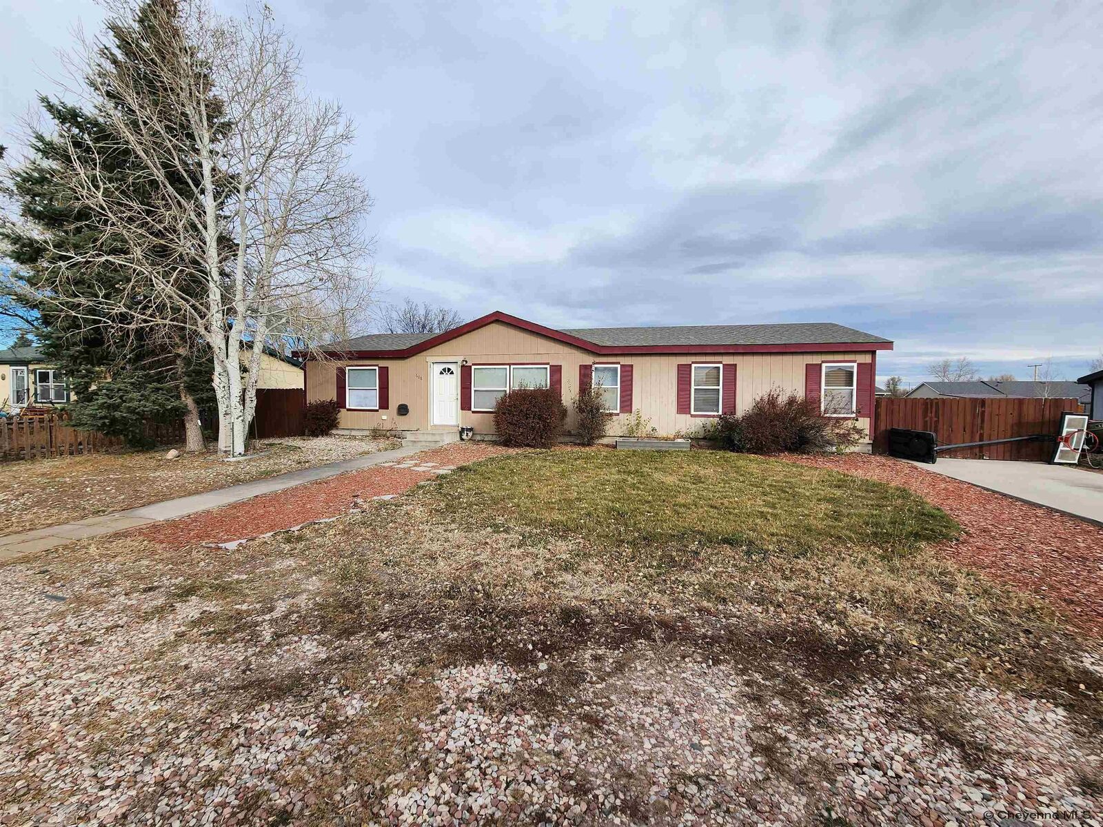 Property Photo: 608 Sunridge Dr WY 82007