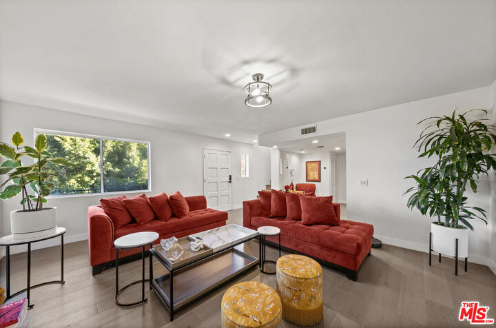 Property Photo:  14550 Round Valley Dr  CA 91403 