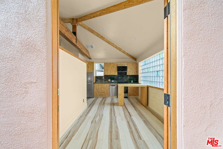 Property Photo:  621 Rose Ave  CA 90291 