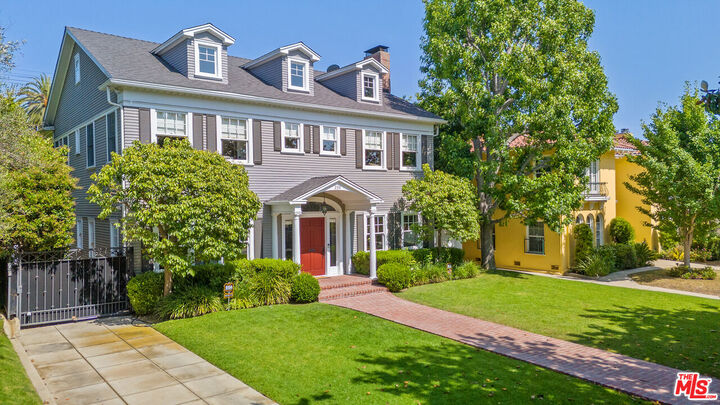 Property Photo:  236 S Irving Blvd  CA 90004