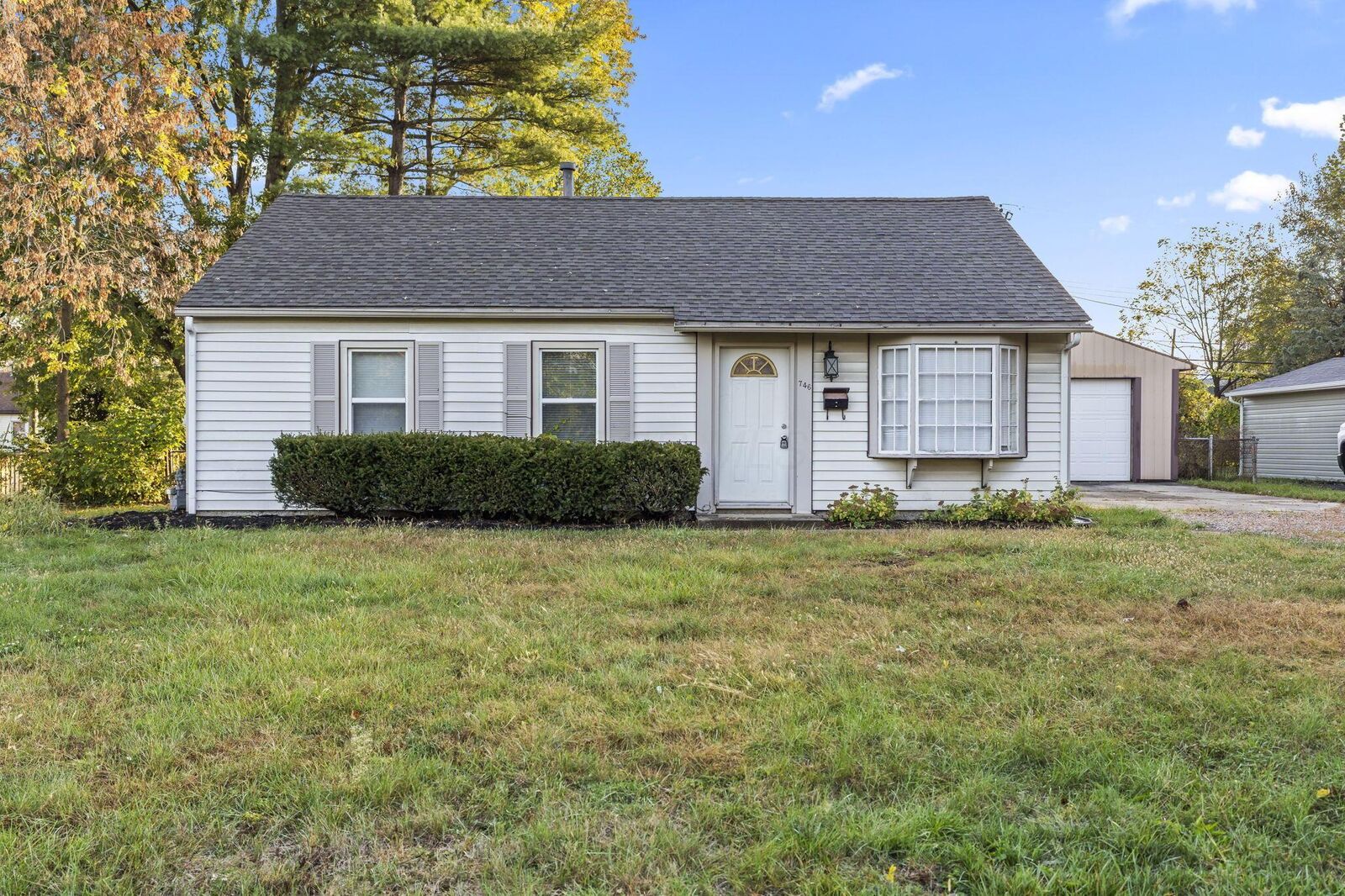 Property Photo: 746 Lancaster Avenue OH 43068