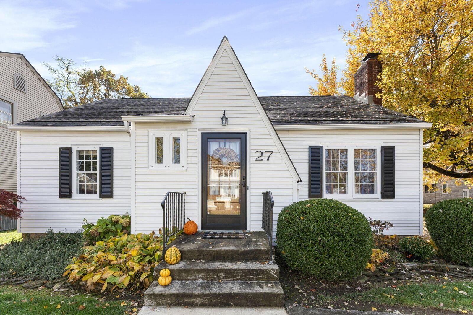 Property Photo: 27 Woodland Avenue OH 43015