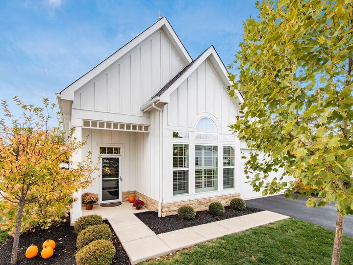 Property Photo:  7033 Glenapp Lane  OH 43016 