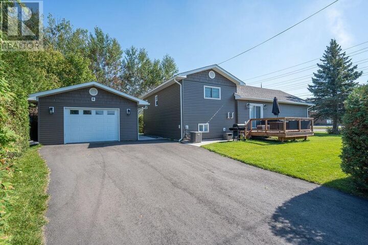 Property Photo:  420 Second Lin W  ON P6C 2J7