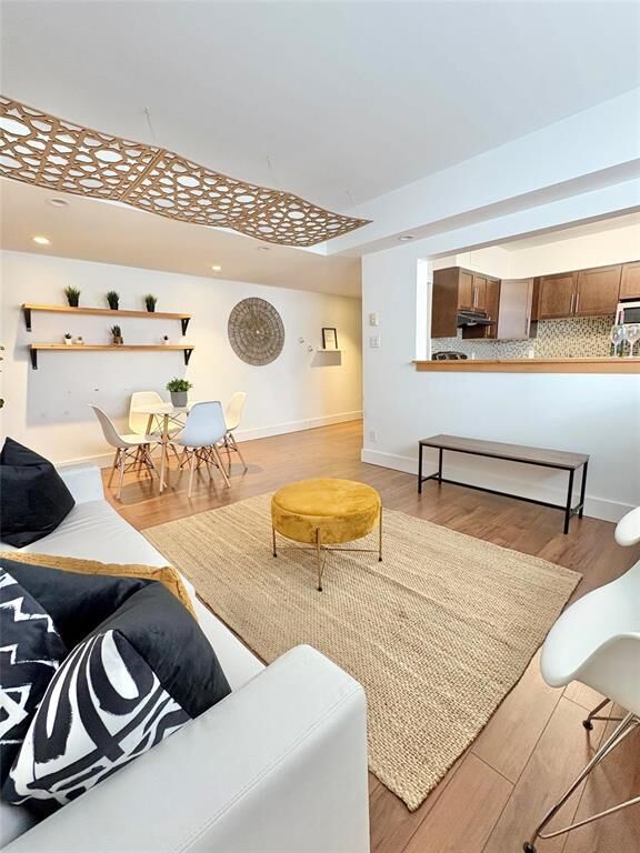 Property Photo: 375 Stradbrook Avenue MB R3L 0J7