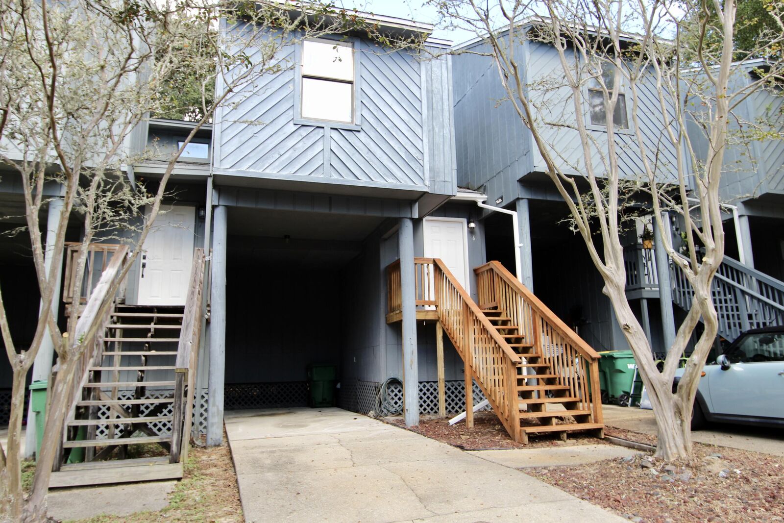 Property Photo: 200 White Street 6 FL 32578