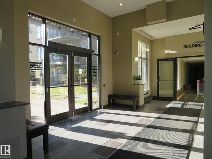 Photo de la propriété:  4245 139 Avenue NW 2-417  AB T5Y 3E8 