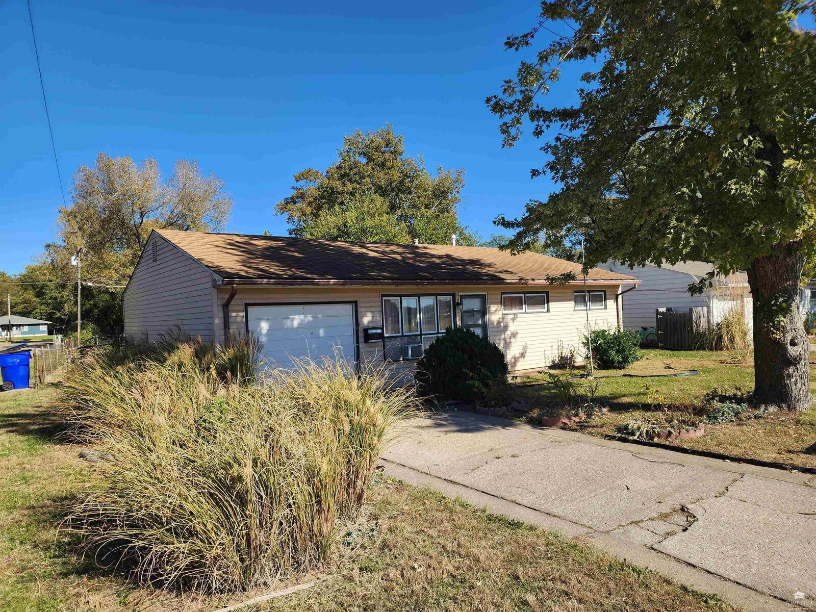Property Photo: 1232 W 11 Street KS 66441