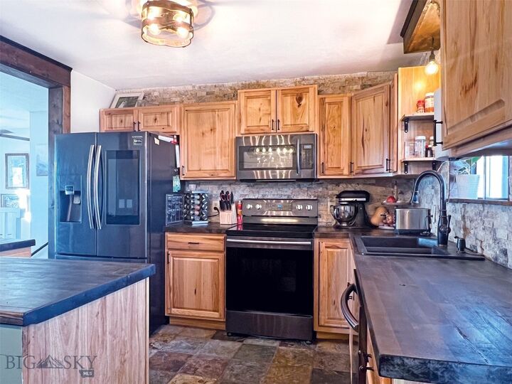 Property Photo: 113 Skihi Street MT 59725