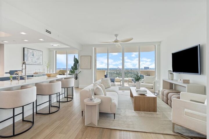 Property Photo:  411 N New River Dr 2805  FL 33301 