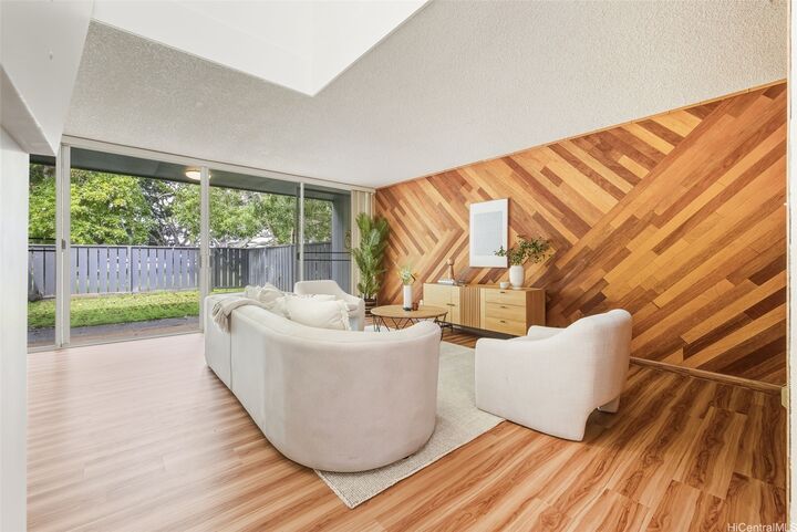 Property Photo:  95-380 Hokukea Court 239  HI 96789 