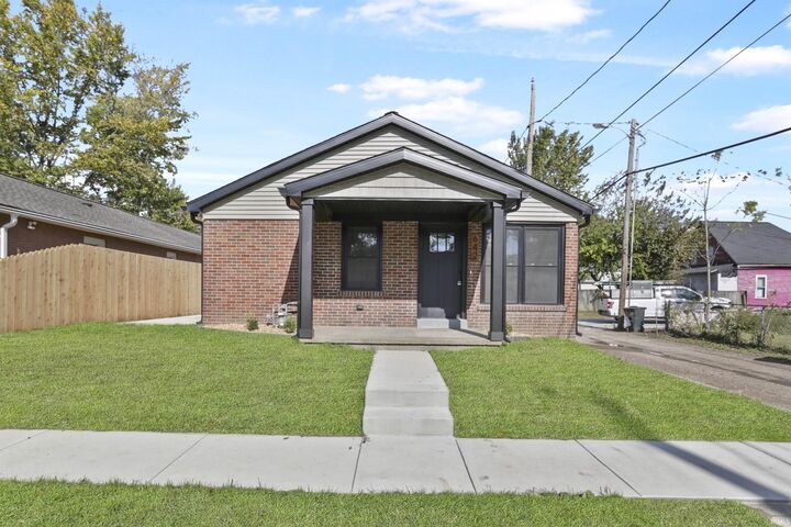 Property Photo: 642 Jackson Avenue IN 47713