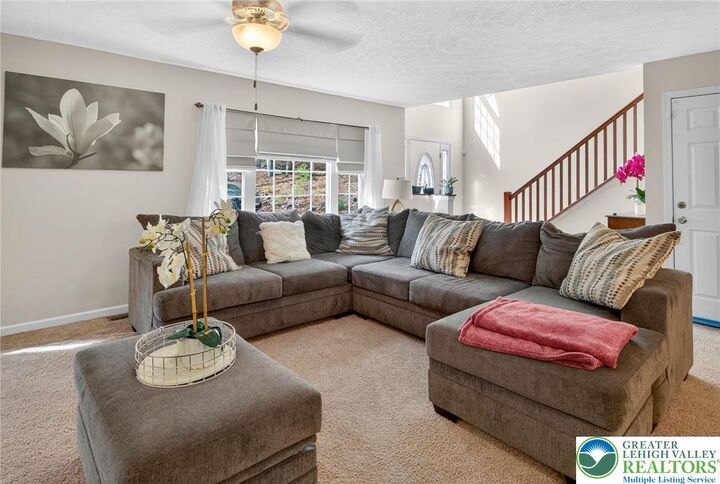 Property Photo:  2541 Penn Hills Drive  PA 18321 