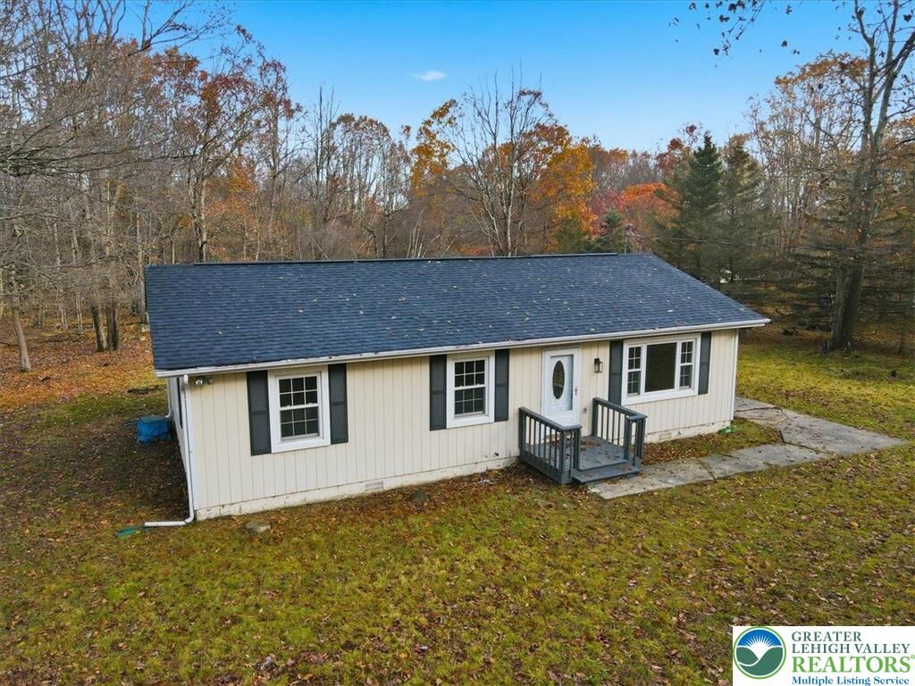 Property Photo: 395 Sullivan Trail PA 18334