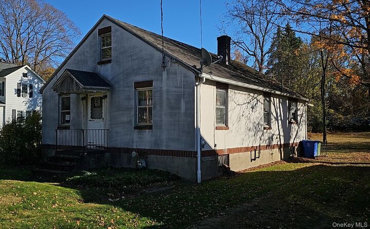 Property Photo:  18 Farries Avenue  NY 10921 