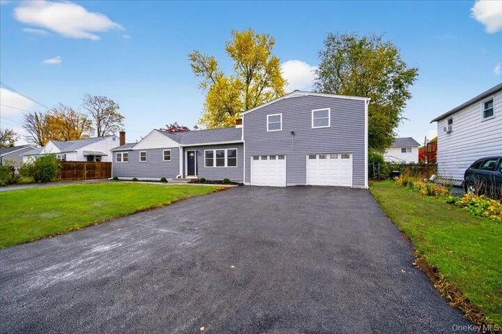 Property Photo:  13 Mountain View Avenue  NY 12477 