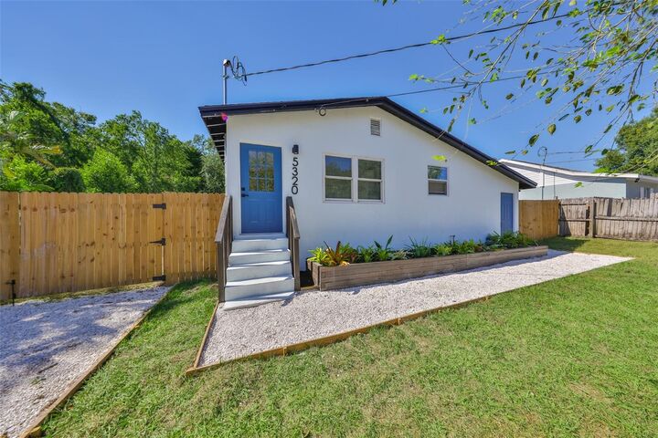 Property Photo:  5320 Plum Avenue  FL 33584 