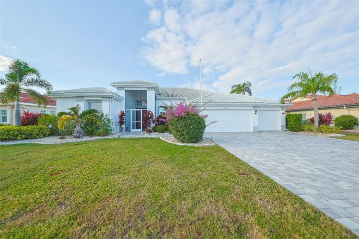 Property Photo:  2320 Platinum Drive  FL 33573 