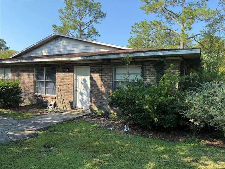 Property Photo: 5811 NW 23rd Terrace A, B, C, D FL 32653