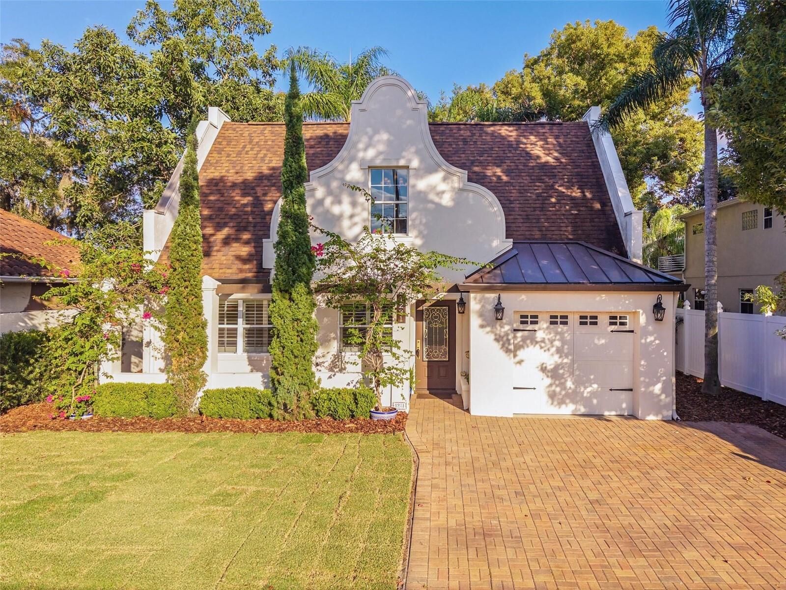 Property Photo:  1231 Poinsettia Avenue  FL 32804 