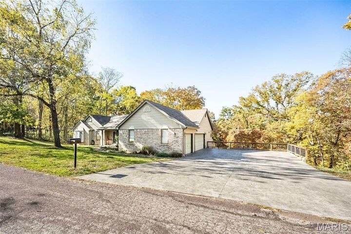 Property Photo: 426 Woodbine Court MO 63010