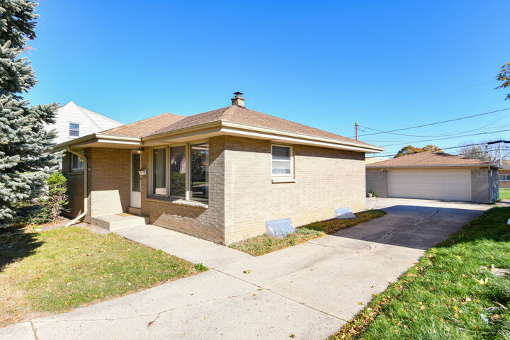 Property Photo:  4648 S 14th St  WI 53221 