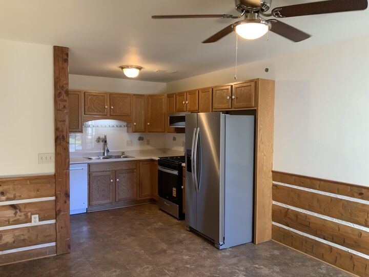 Property Photo: 976 Roseland Dr 2 WI 53040