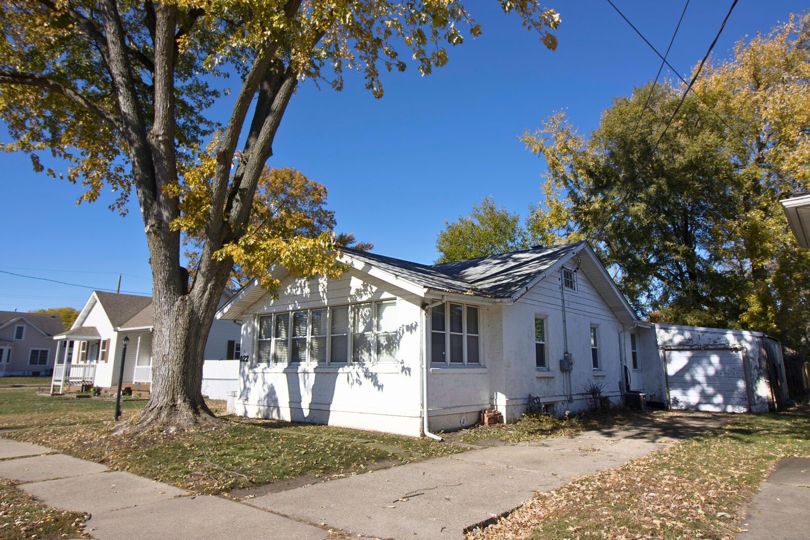 Property Photo: 922 W Lafayette Street IL 61350