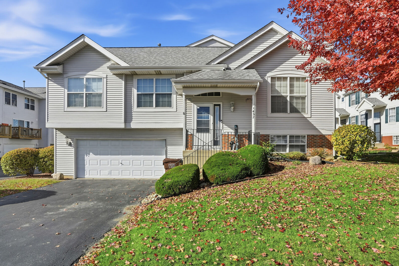 Property Photo: 1452 Fox Hound Trail IL 60401