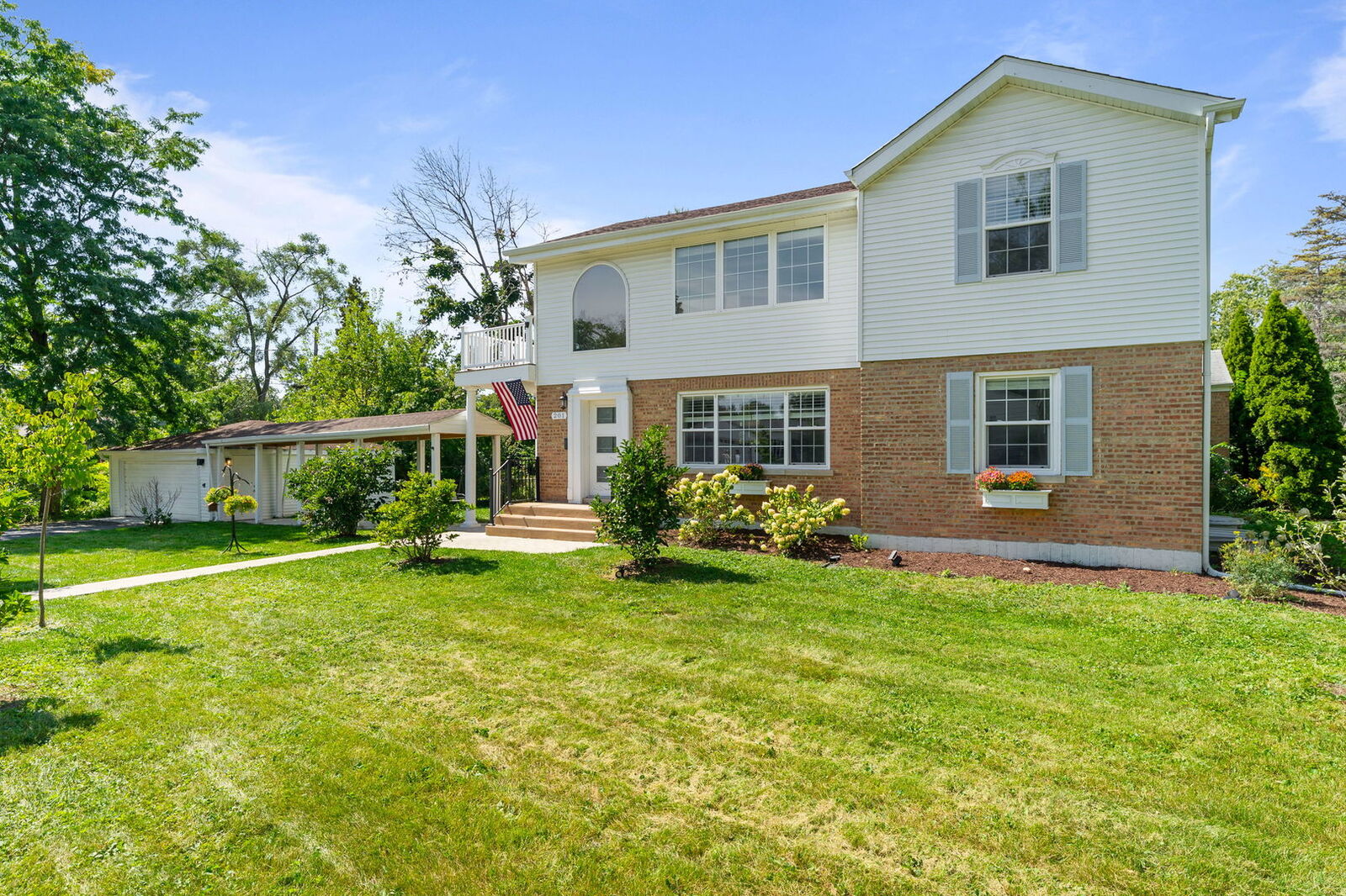 Property Photo:  201 W Potomac Avenue  IL 60148 