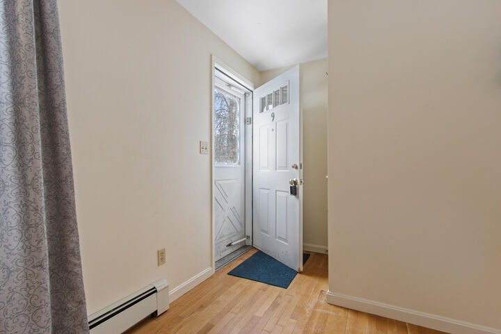 Property Photo: 48 Garfield Street 9 ME 04072