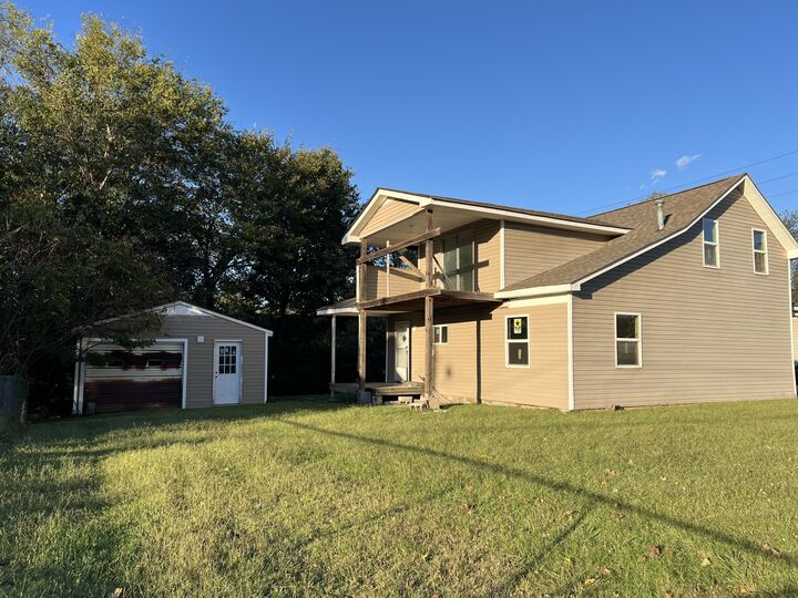 Property Photo: 122 Shelton St TN 37040