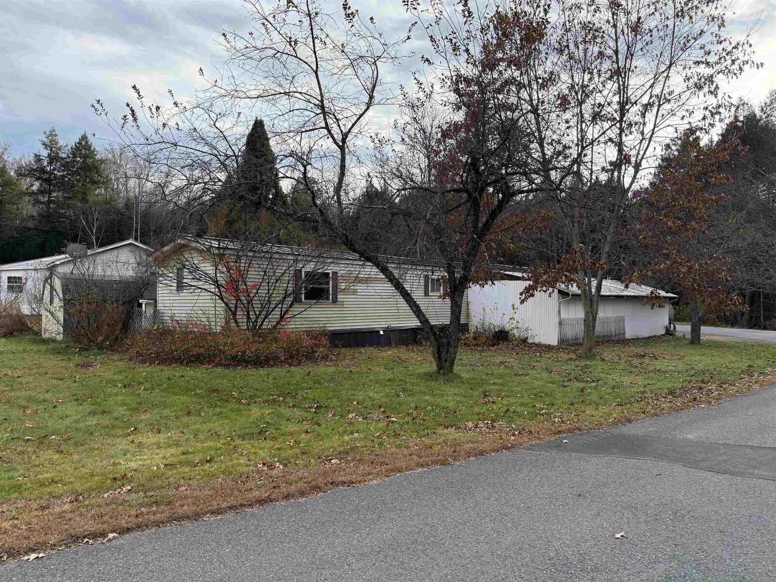 Property Photo:  25 Maxfield Lane  VT 05048 